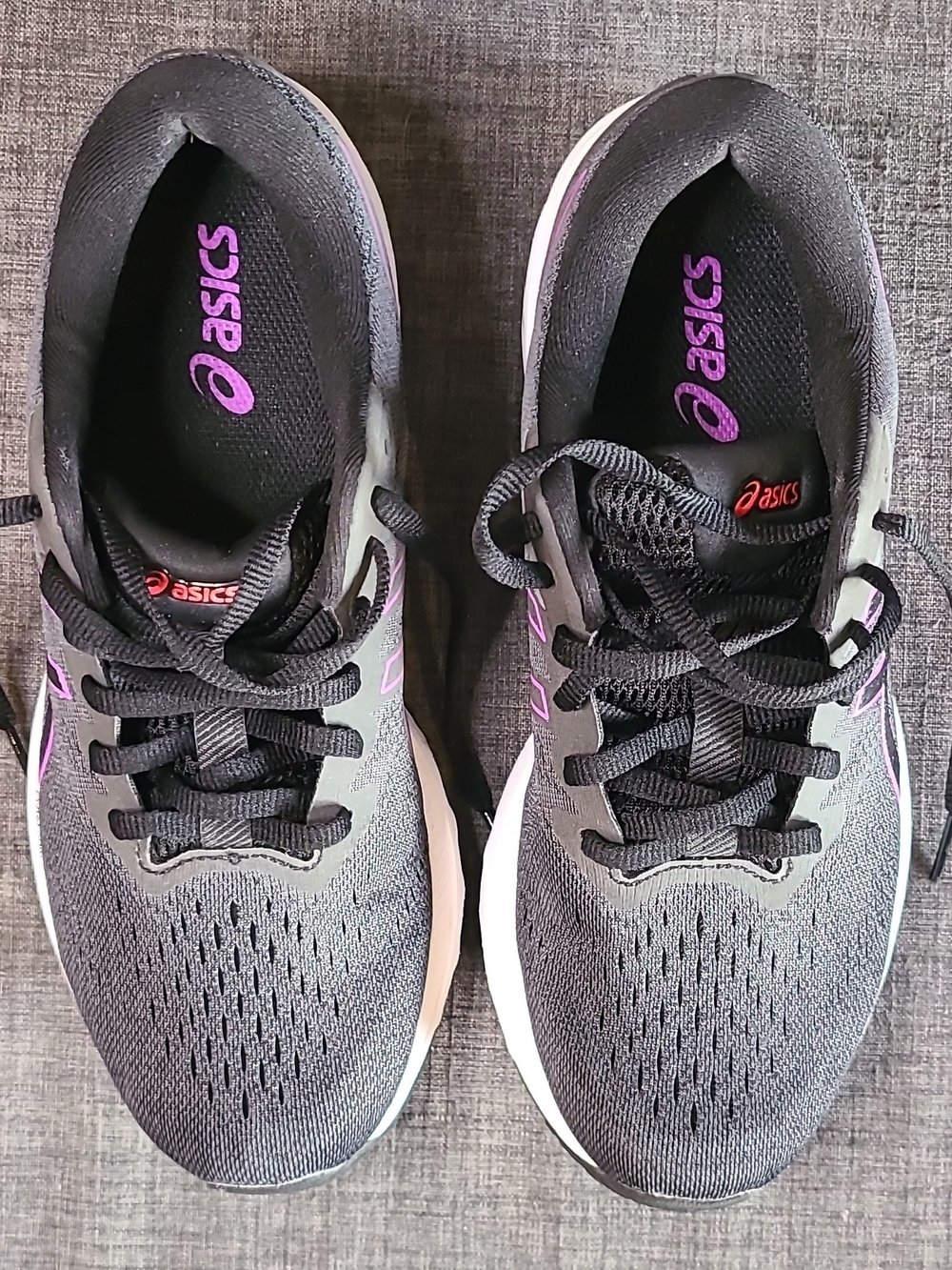 ASICS Women's Gray Running Shoes with Purple Accents - Picture 2 of 14